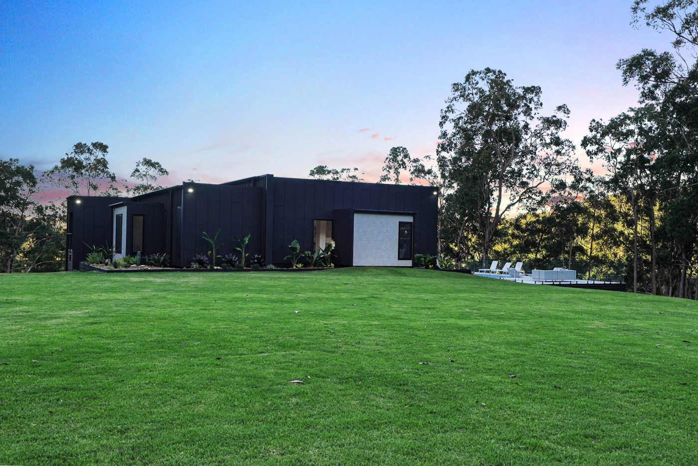 Varley Elevation 13